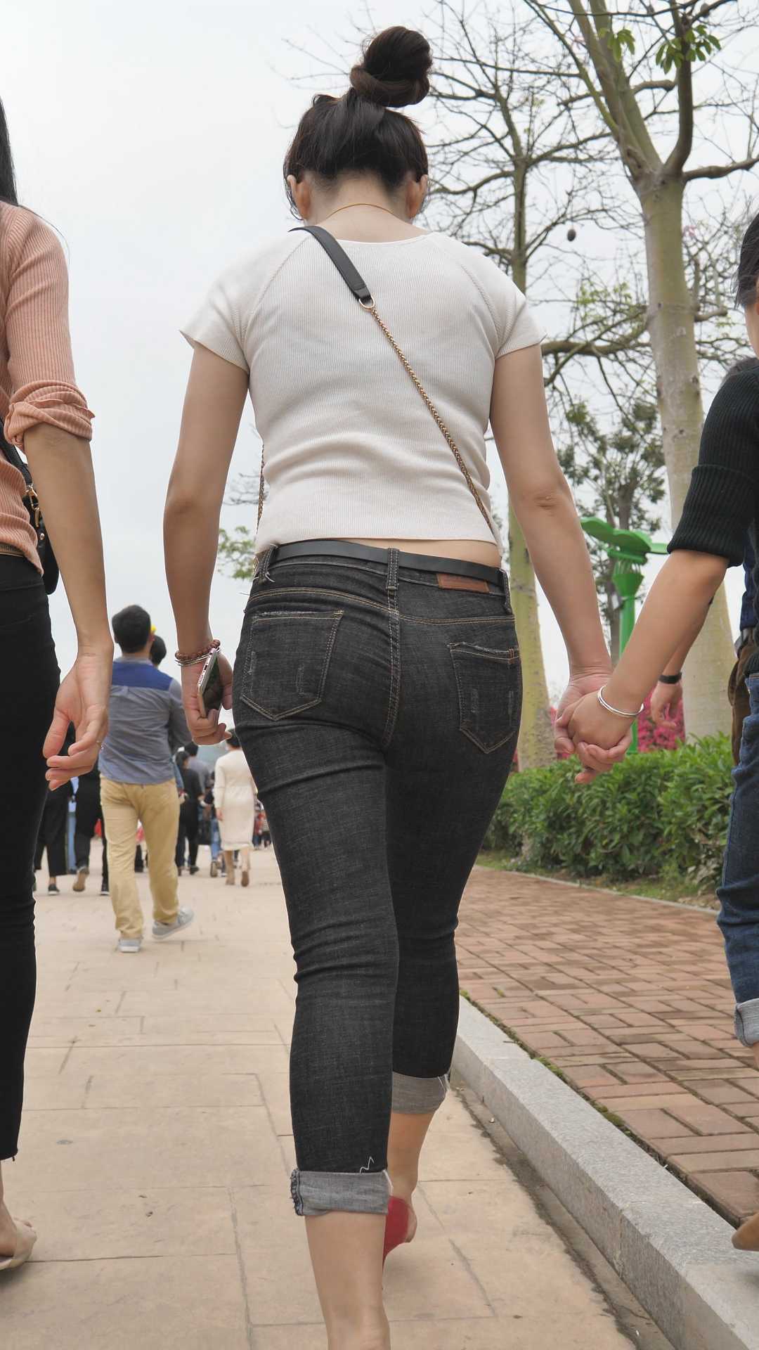 红高跟蓝牛丰臀小少妇