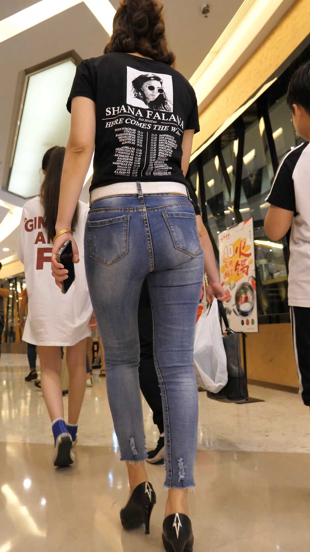 （图）高跟牛仔巨臀V内痕重口味少妇