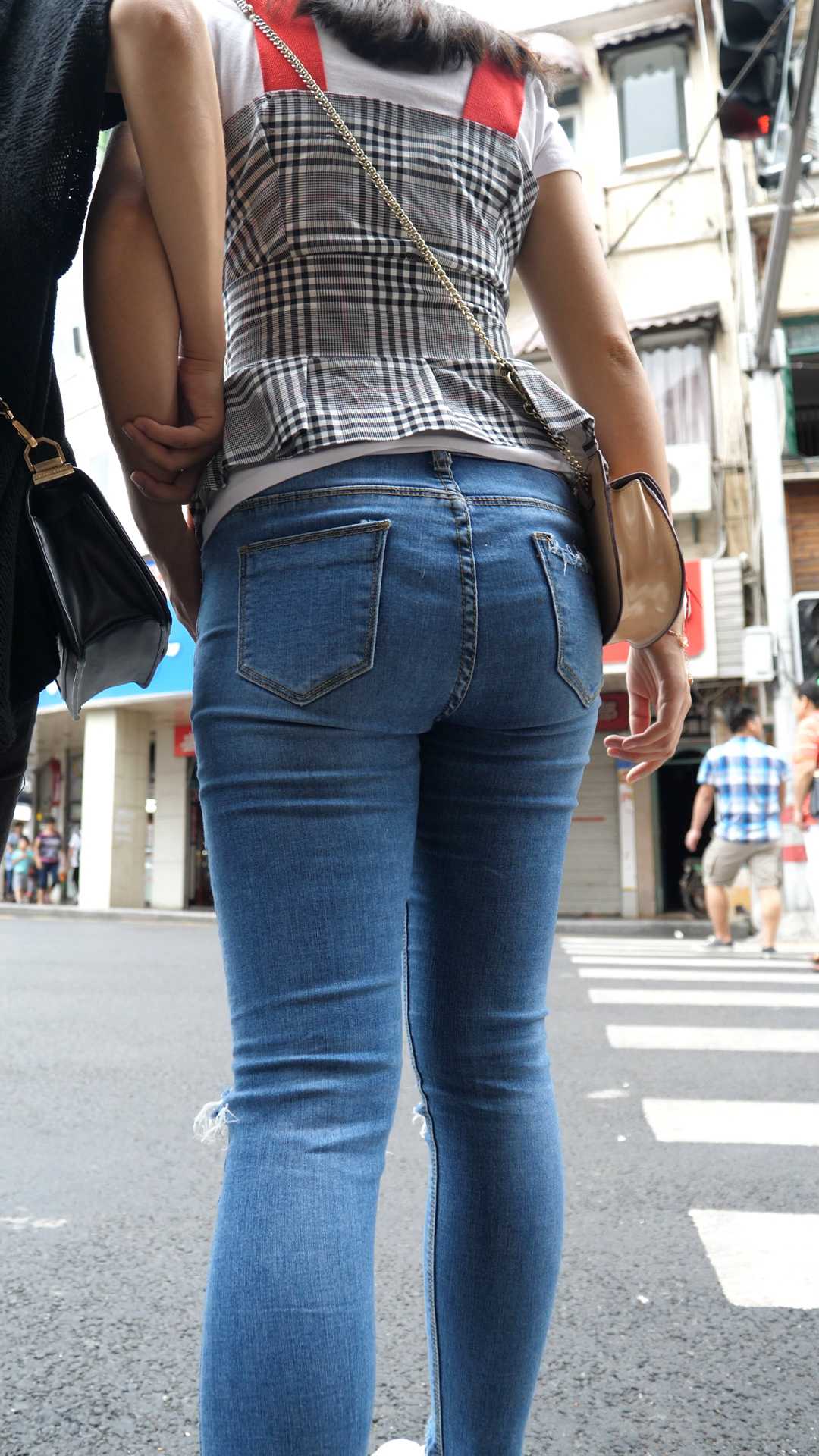 （图）蓝牛饱满紧翘臀大学妹