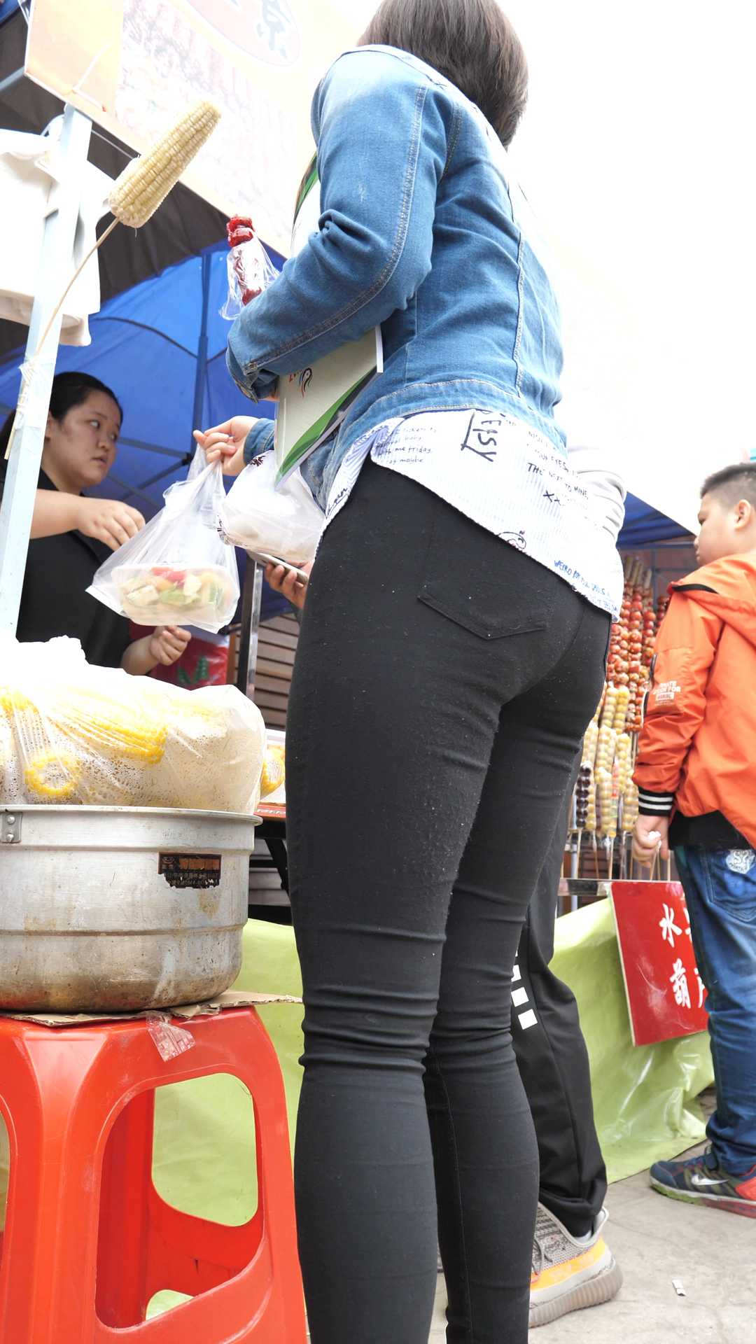 （图）紧身打底裤紧内痕高挑少妇