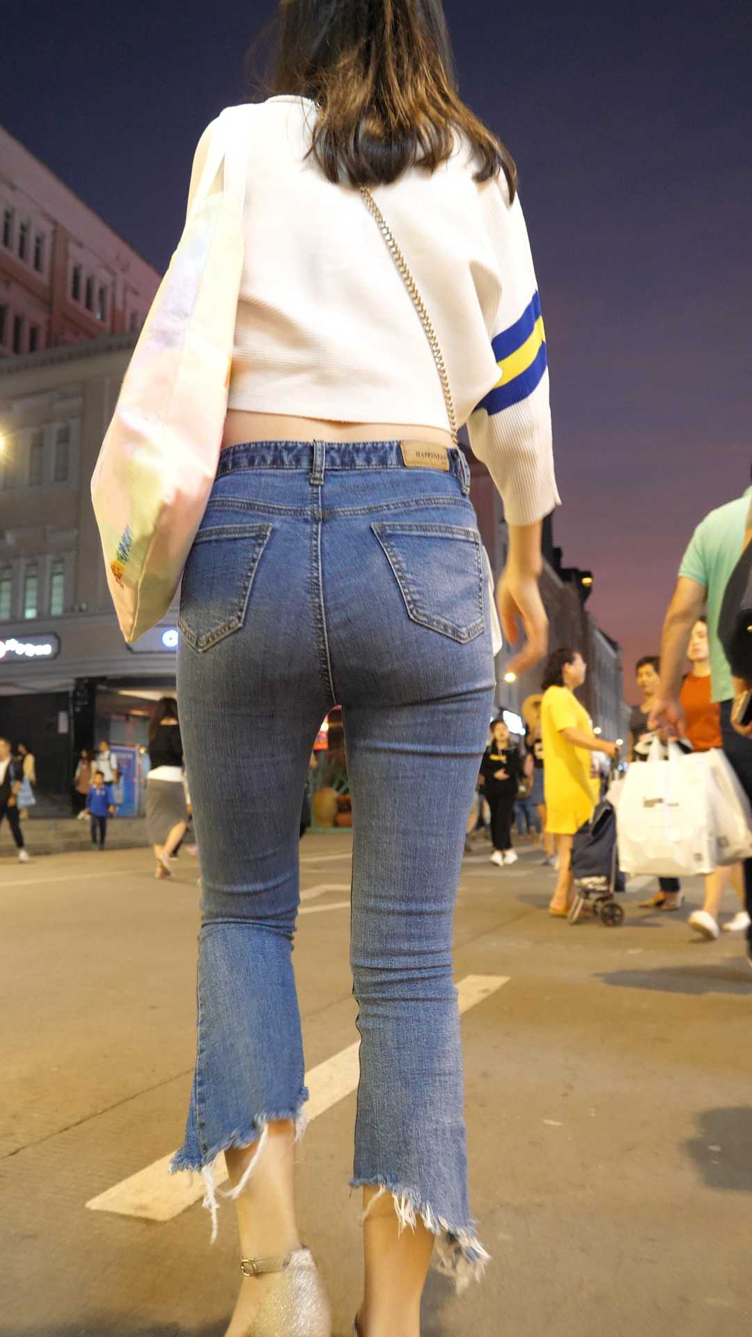 （图）细腰紧牛少见大宽臀走路超奇怪