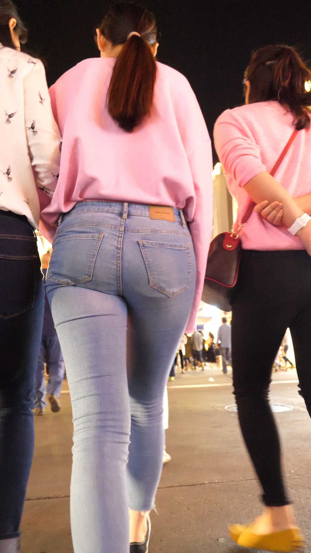 （图）重品味蓝牛饱满圆臀少女