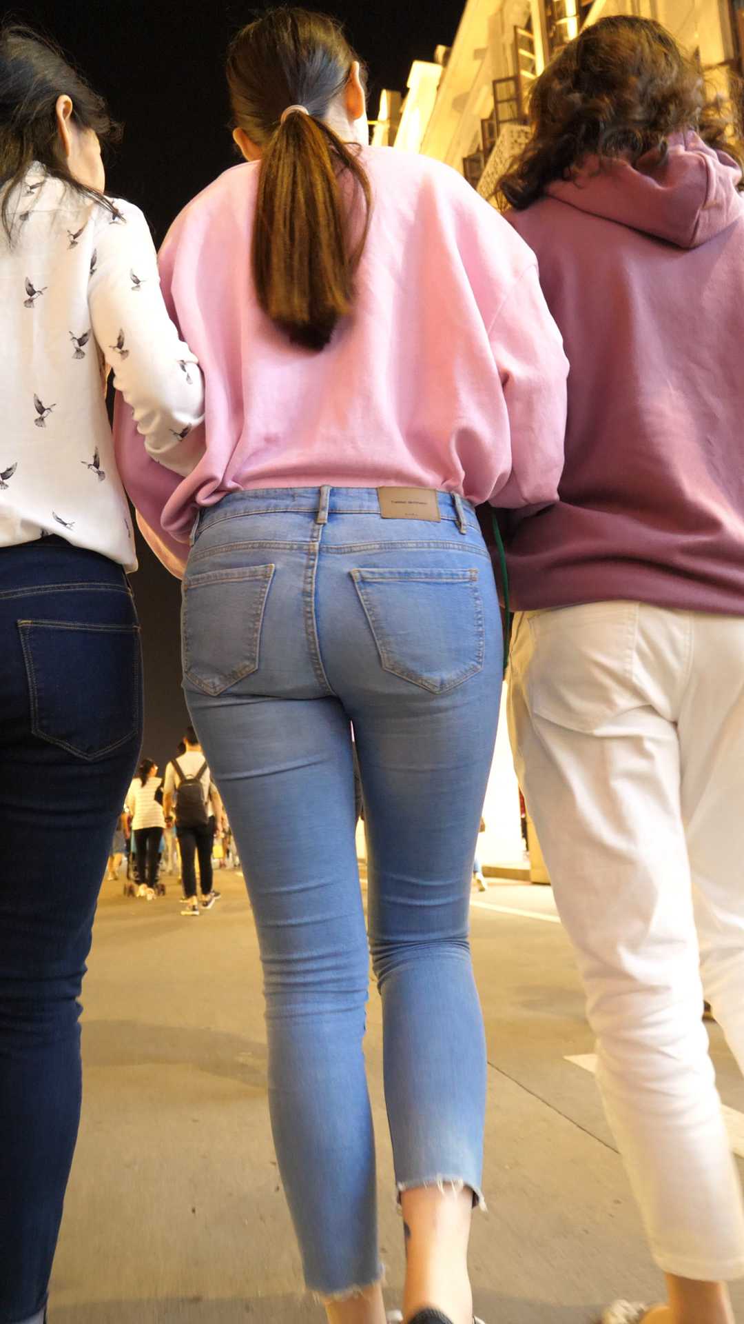 （图）重品味蓝牛饱满圆臀少女