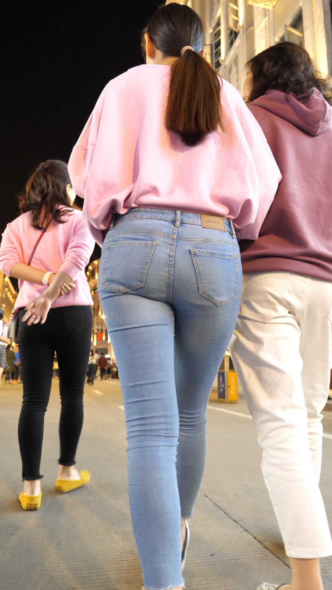 （图）重品味蓝牛饱满圆臀少女