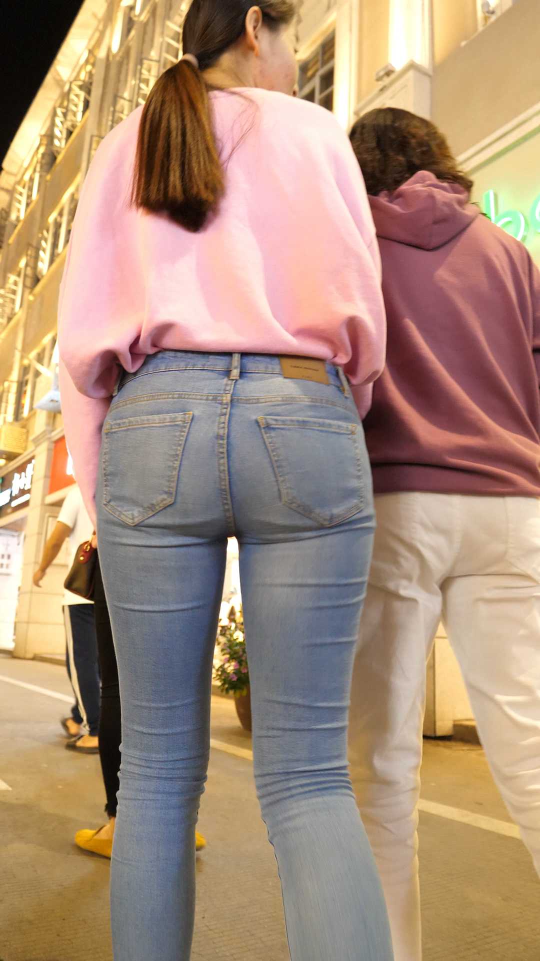 （图）重品味蓝牛饱满圆臀少女