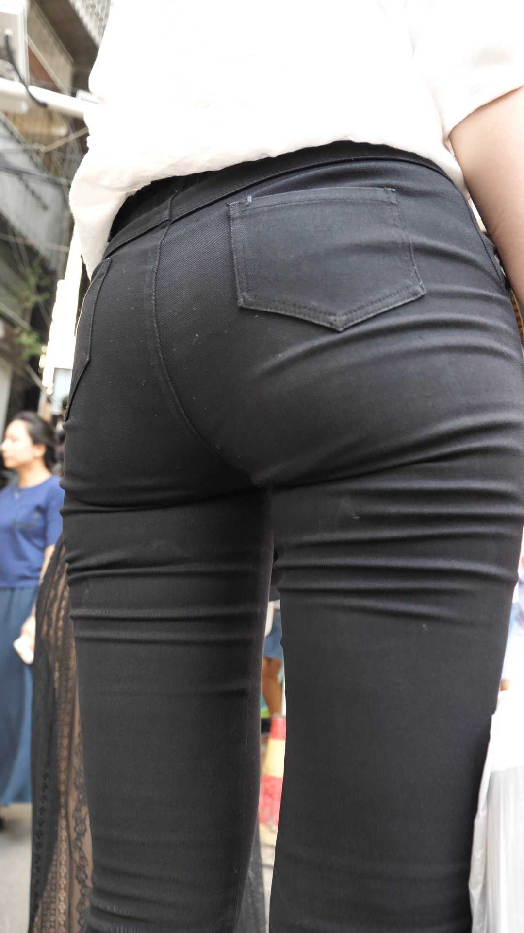 （图）细腰黑牛仔大翘臀深沟大学妹