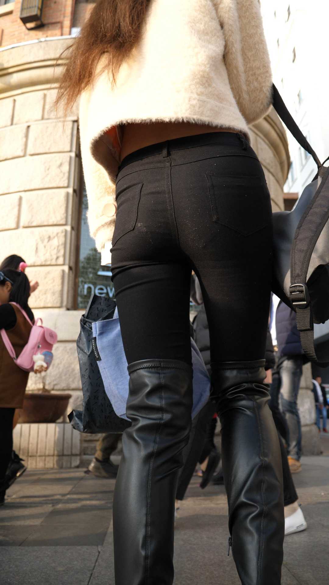 （图）打底裤高挑长发美少女