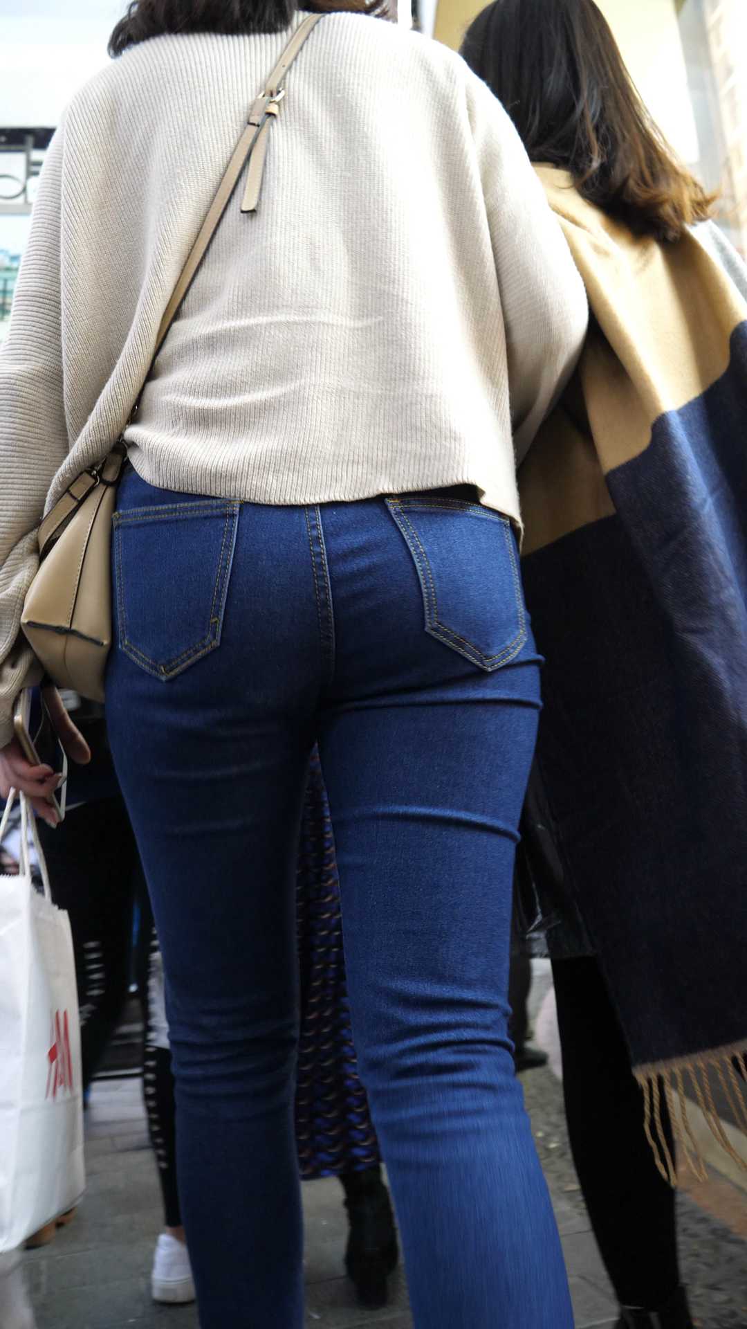 （图）高挑牛仔饱满大翘臀大学妹