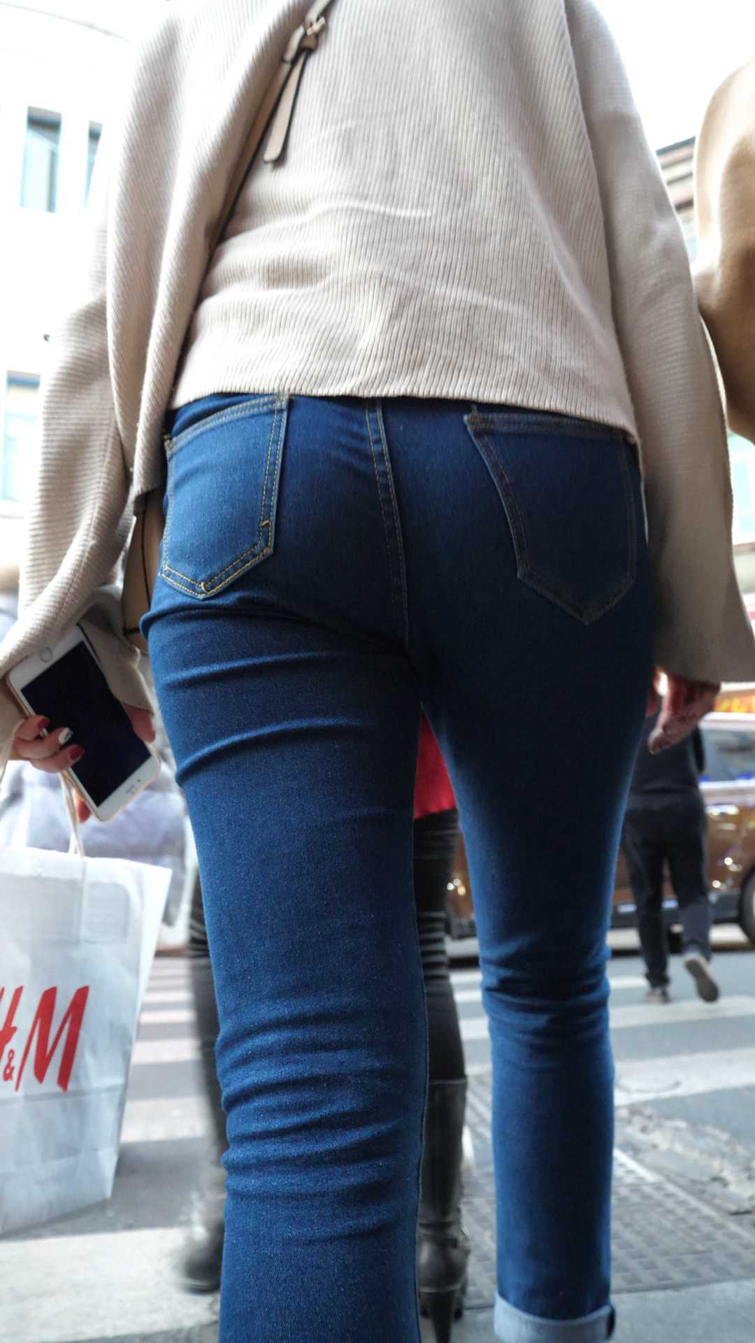 （图）高挑牛仔饱满大翘臀大学妹