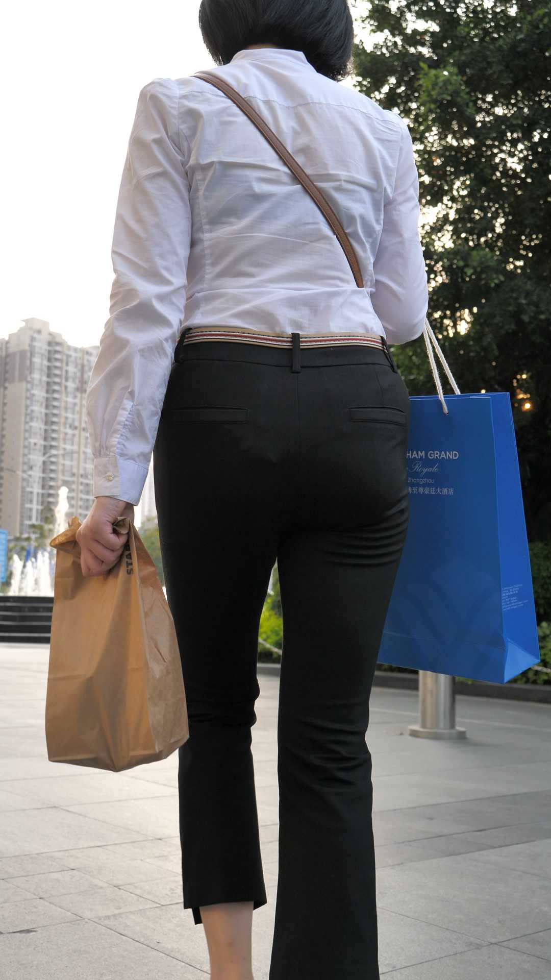 （图）高跟西裤制服OL丁字裤内痕太风骚