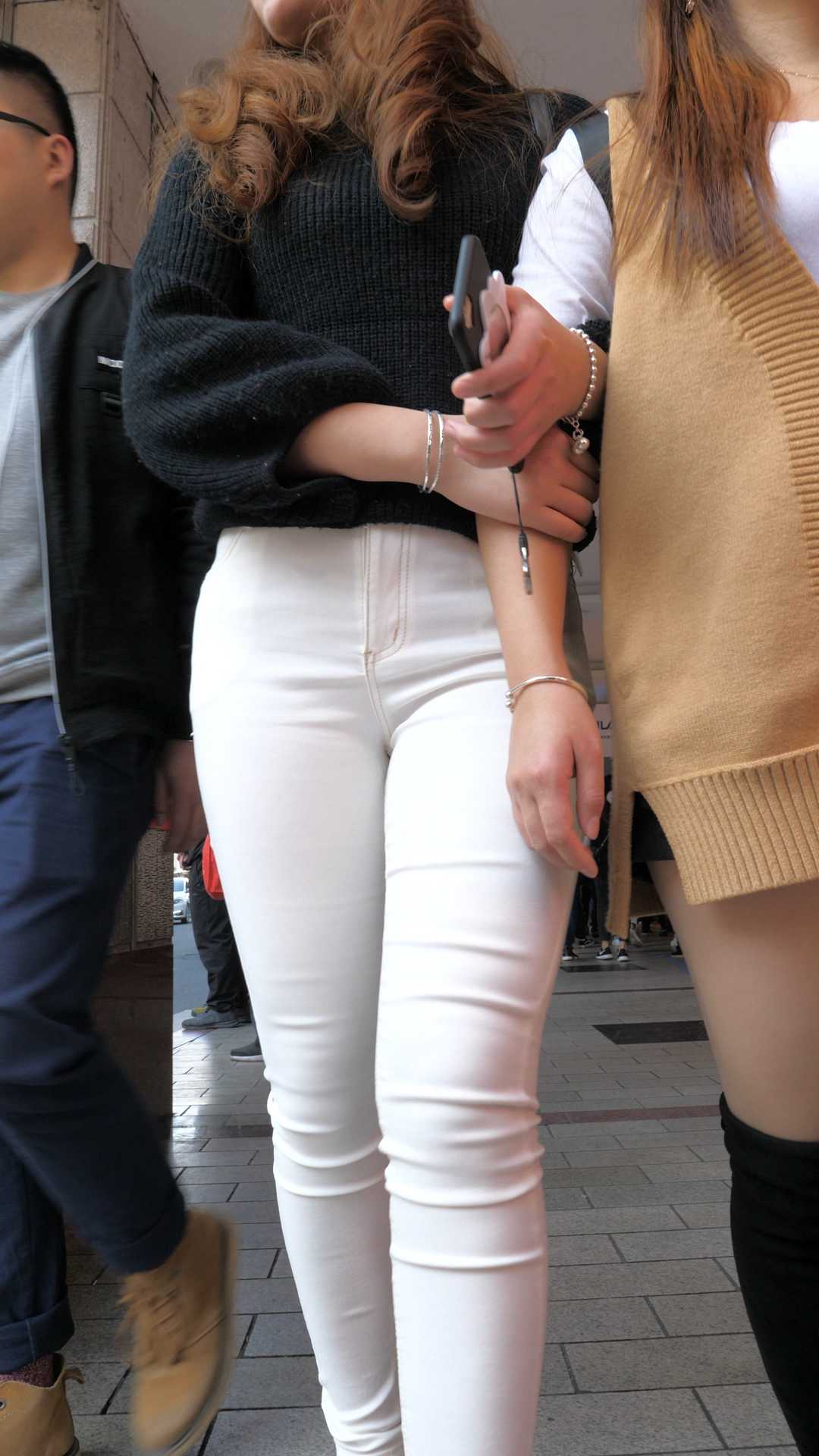 （图）重口味白牛仔肥三角翘臀少妇