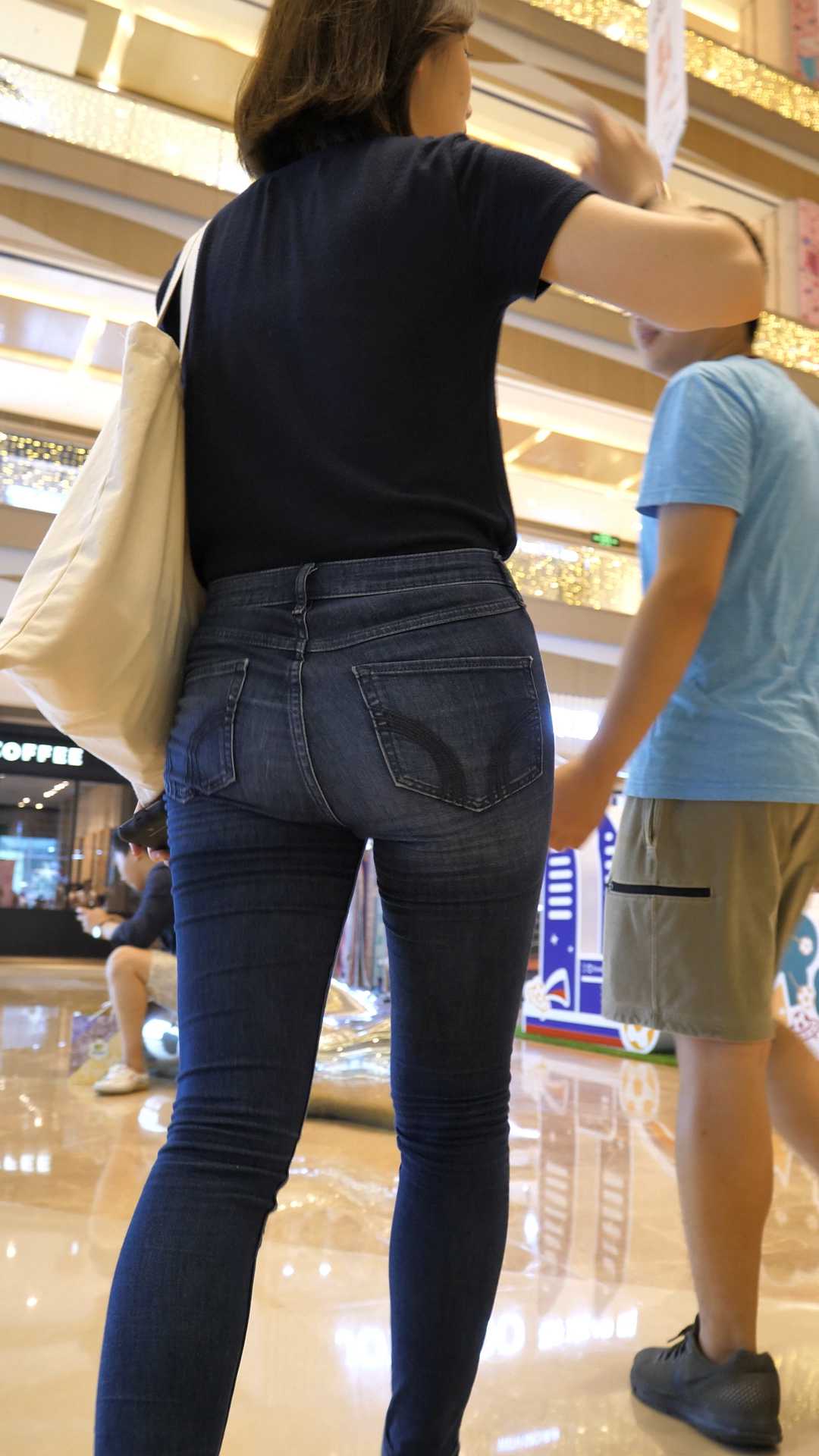 （图）极品牛仔宽臀紧内痕大学生战斗力强