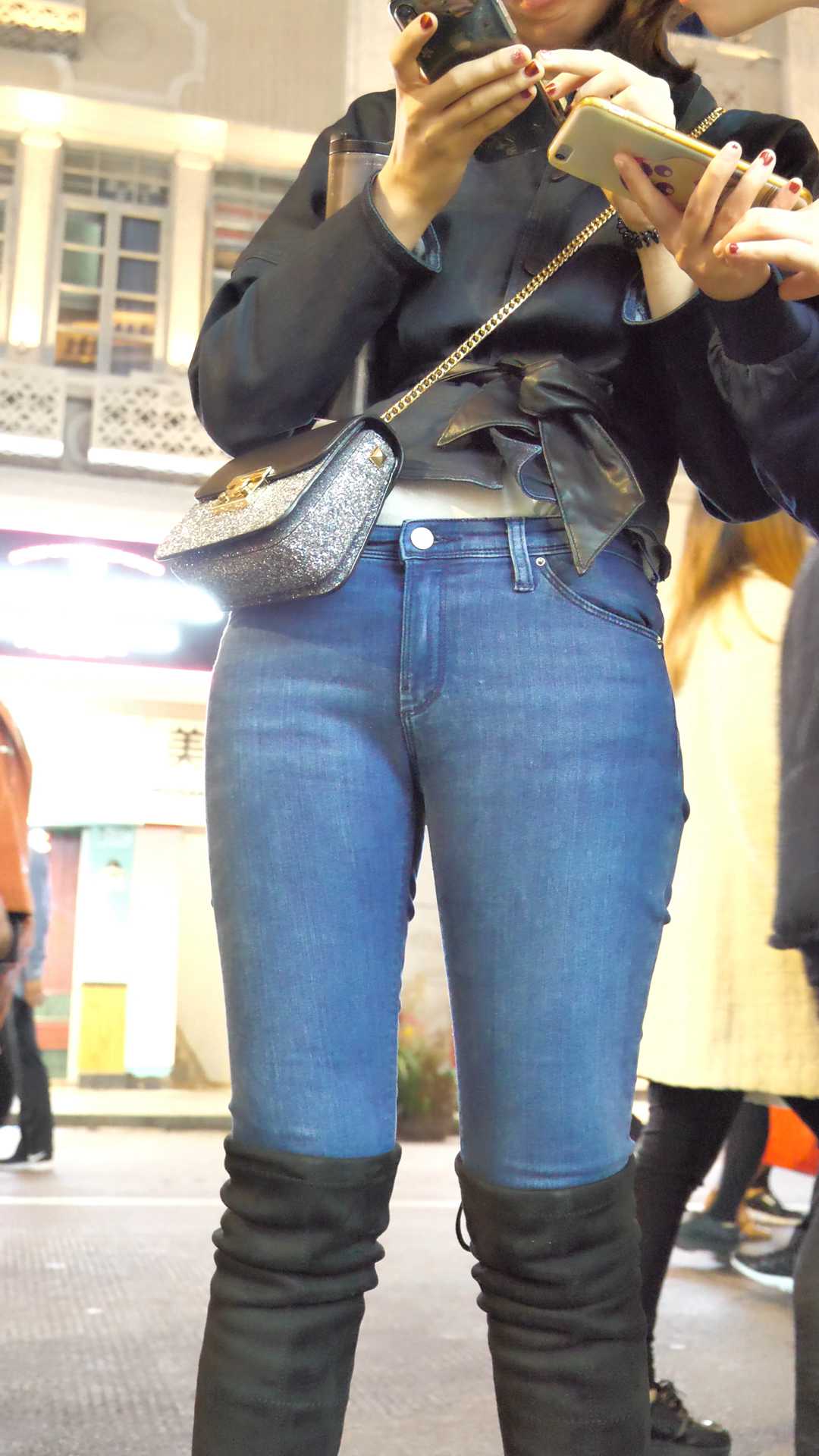 （图）牛仔饱满巨臀骆驼趾少妇