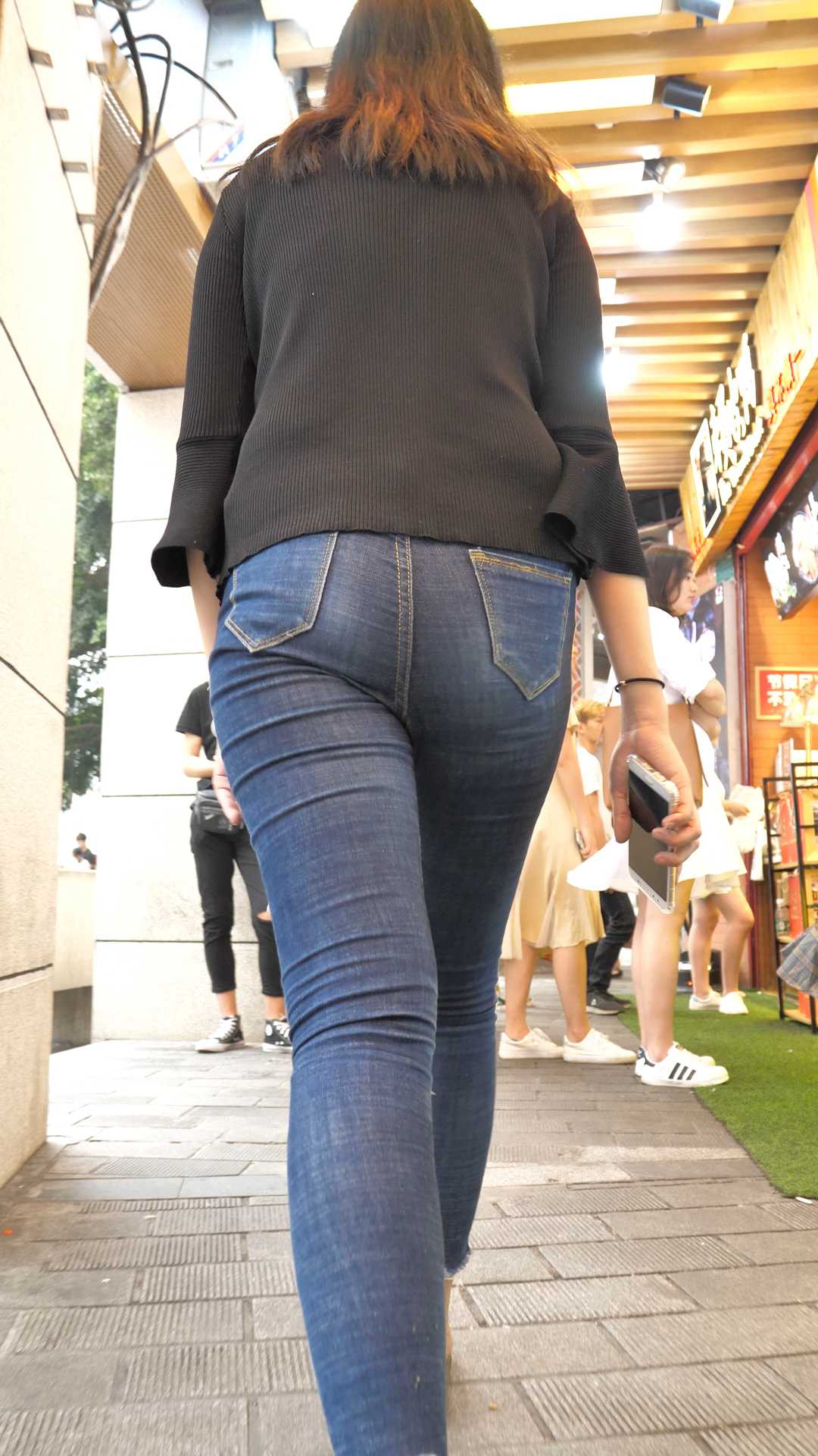 （图）性感包臀紧牛少妇配小内臀都勒变形