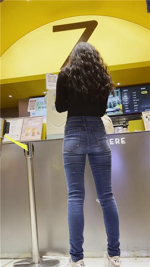 高腰紧牛美女[2.19G/MP4]