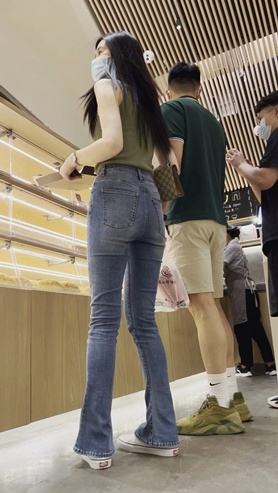 牛仔裤小姐姐[3.18G/MP4]