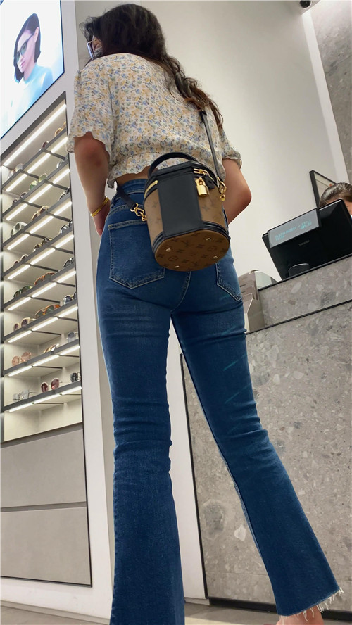 蓝牛闺蜜[6.25G/MP4]