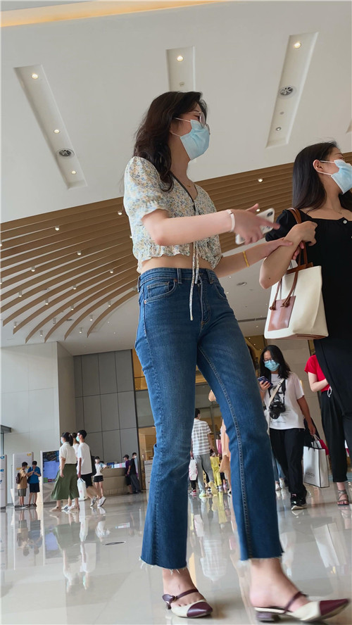 蓝牛闺蜜[6.25G/MP4]