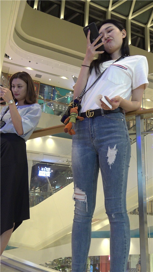 紧牛美女[3.92G/MP4]