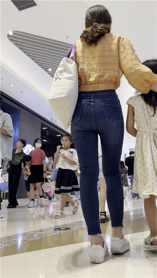 紧牛美妇[4.39G/MP4]