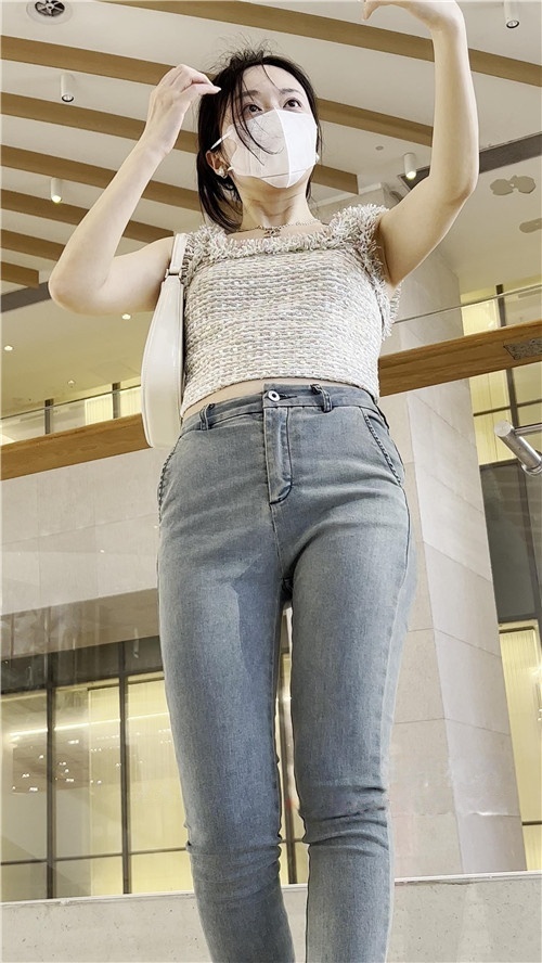 紧牛美女[1.29G/MP4]