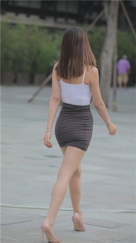 （视频）蜜桃包臀裙美女[809M/MP4] +（高清图片） (660P)[7.15G/JPG]