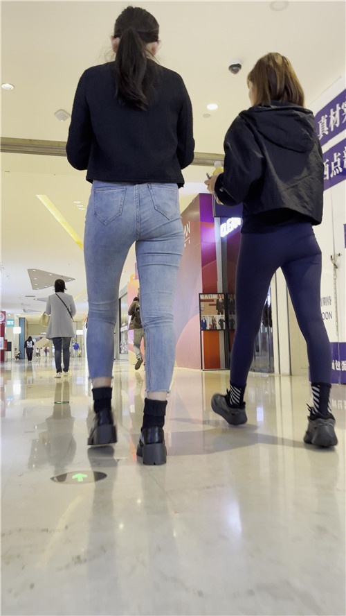 黑衣牛仔闺蜜[2.03G/MP4]