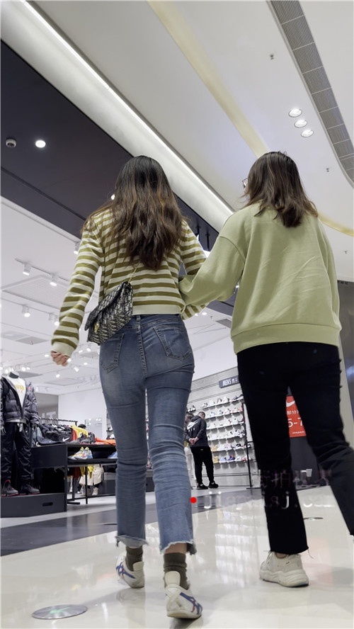 圆润蓝牛小姐姐[1.83G/MP4]