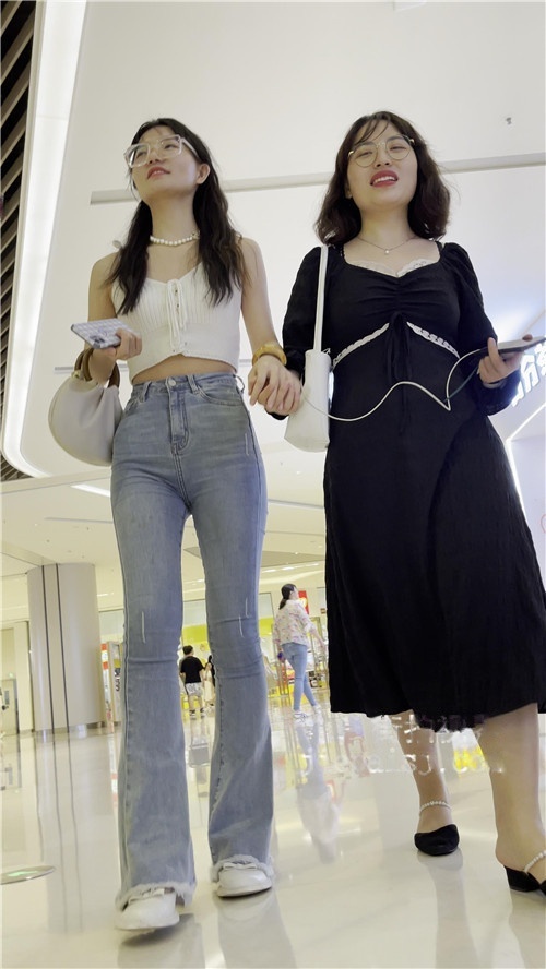 高腰紧牛MM[1.36G/MP4]