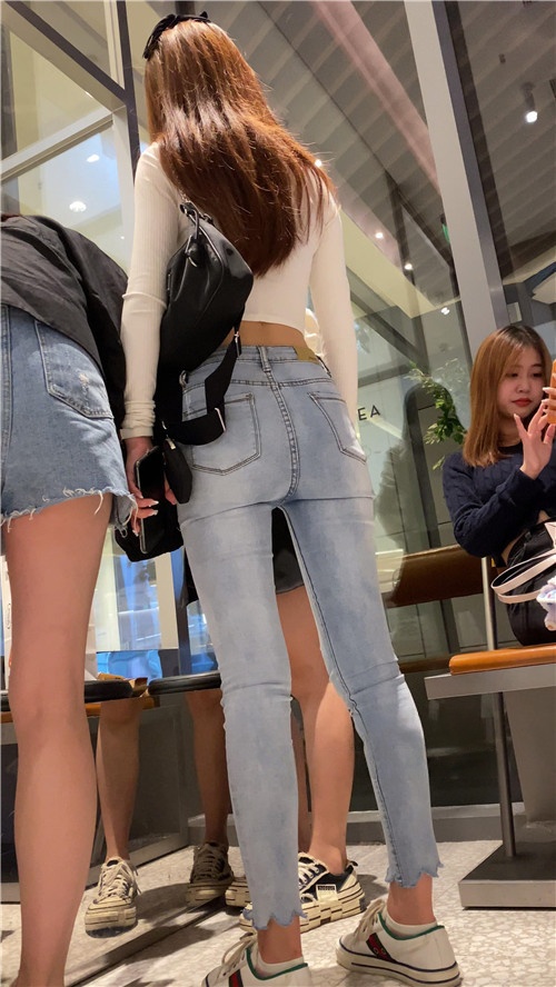 牛仔美女[801M/MP4]