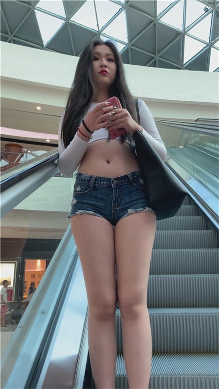 （套图+视频）牛仔月牙美女