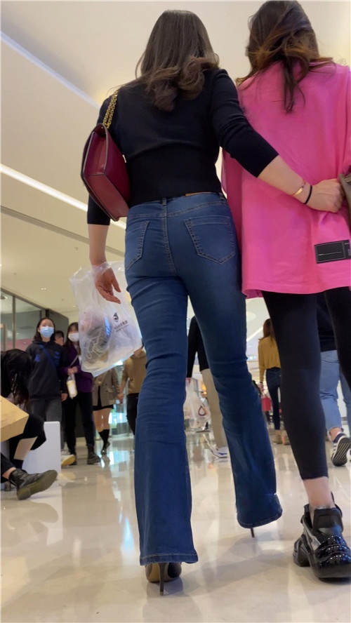 蓝牛高跟美女[1.14G/MP4]