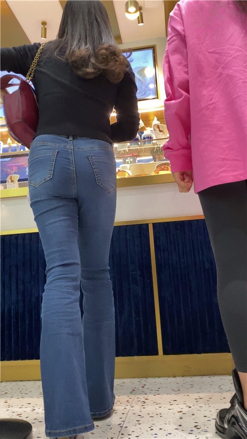 蓝牛高跟美女[1.14G/MP4]