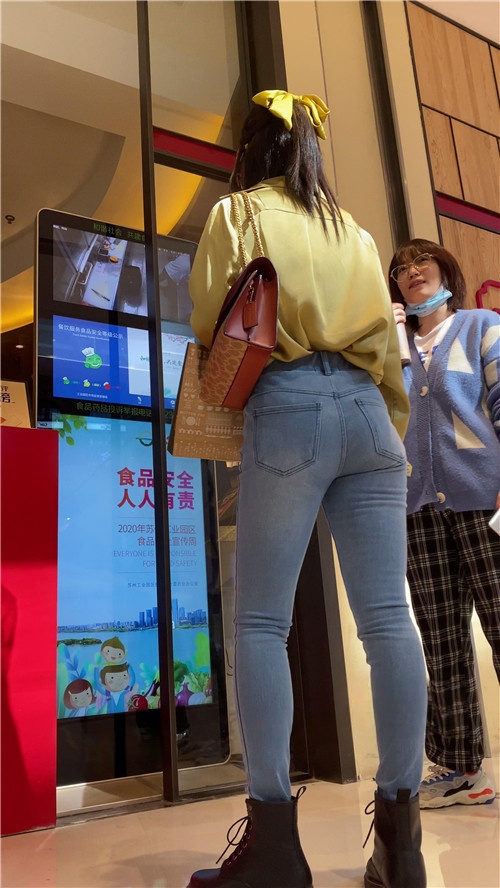 紧牛美眉[457M/MP4]