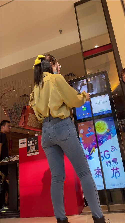 紧牛美眉[457M/MP4]