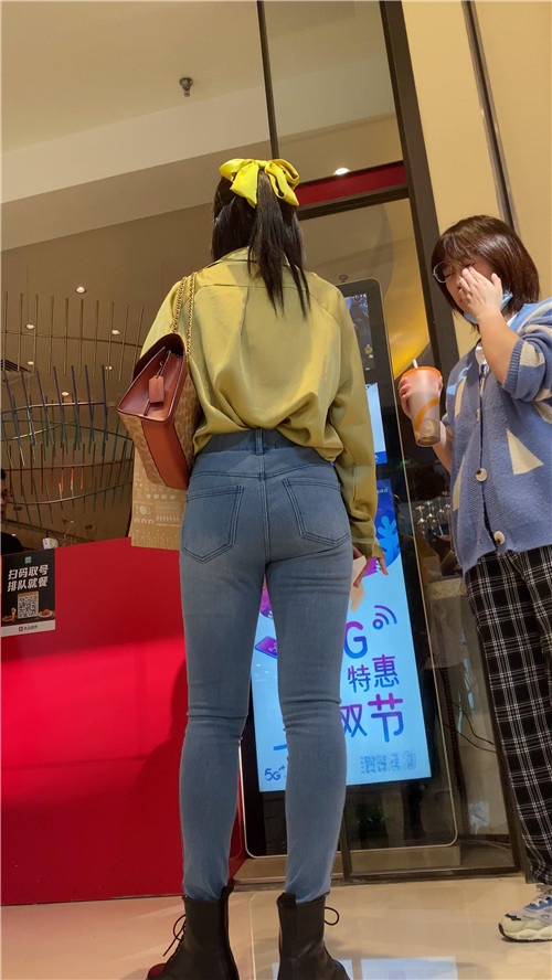 紧牛美眉[457M/MP4]