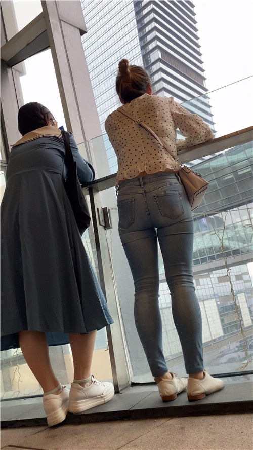 饱满牛仔裤[1.32G/MP4]