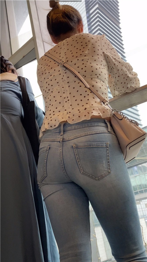 饱满牛仔裤[1.32G/MP4]