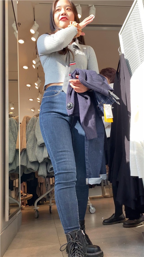 极品紧牛美女[1.11G/MP4]