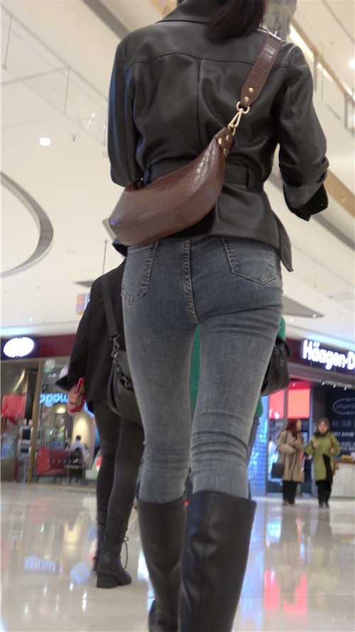 高挑的紧牛美女[4.57G/MP4]