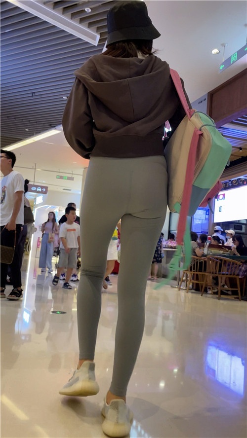 灰色瑜伽裤美女[4.62G/MP4]