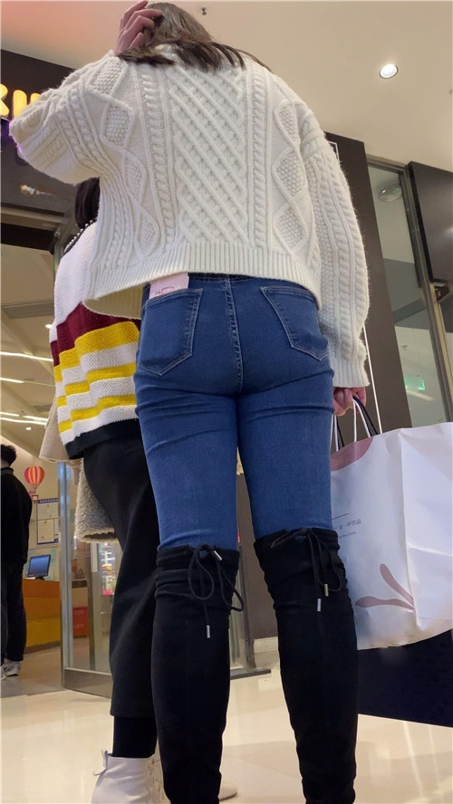 黑靴牛仔美女[2.27G/MP4]