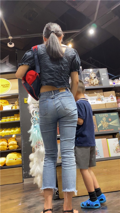 牛仔美妇[1.93G/MP4]