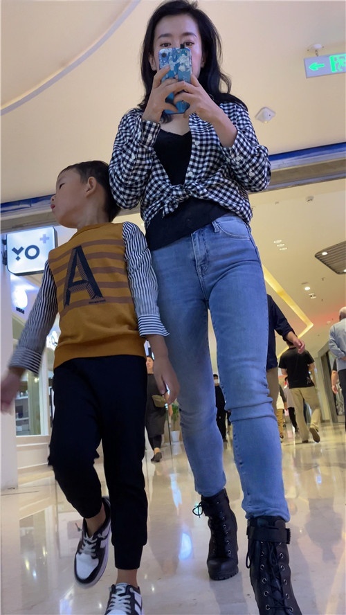 牛仔裤美妇[2.97G/MP4]