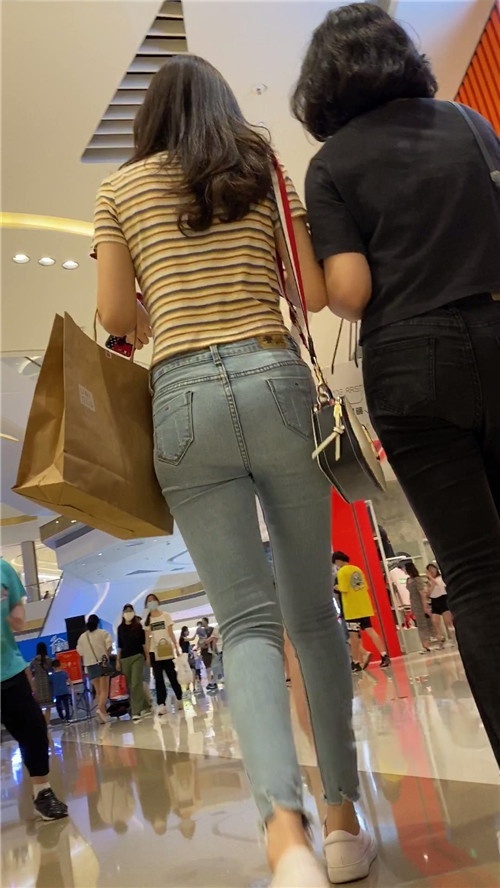 斯文的牛仔裤小姐姐[1.36G/MP4]