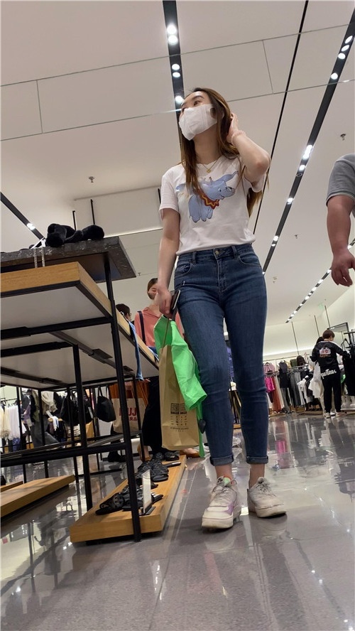 漂亮的紧牛美女[4.49G/MP4]