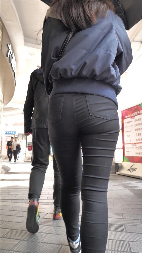 黑色紧身裤女孩[3.32G/MP4]