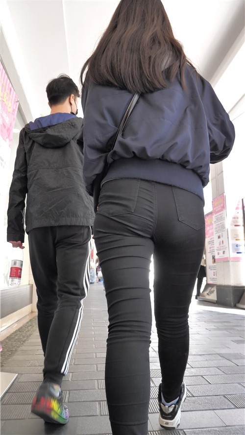 黑色紧身裤女孩[3.32G/MP4]