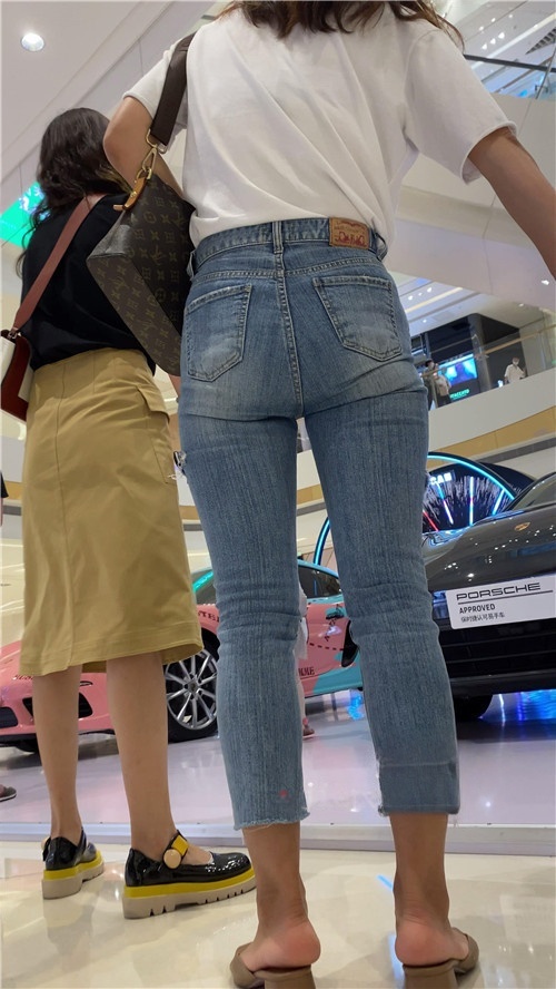 蓝牛美妇[1.04G/MP4]