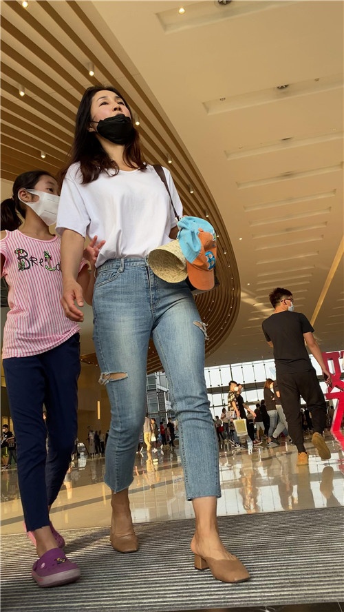 蓝牛美妇[1.04G/MP4]